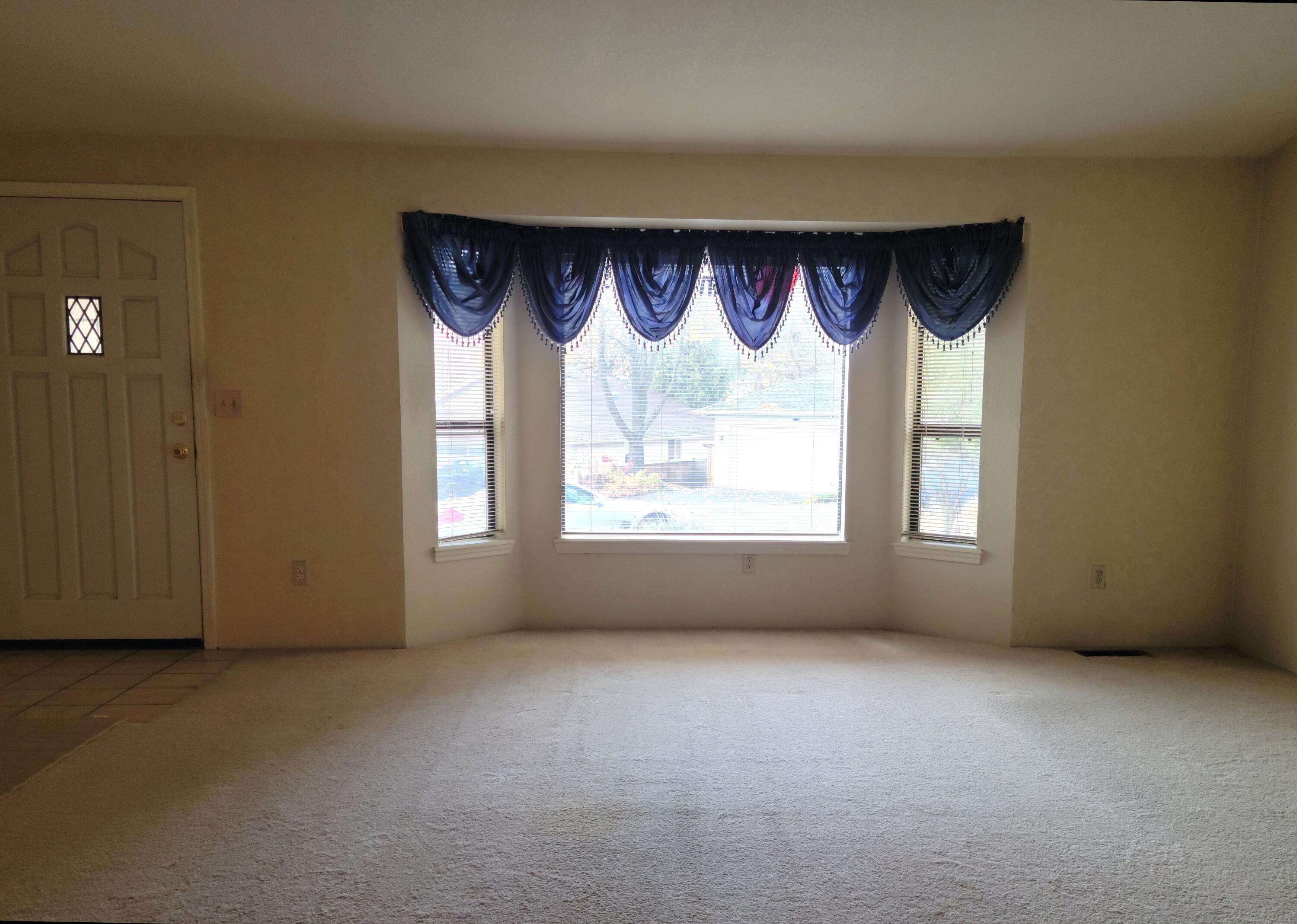 1527 NW Thompson Way