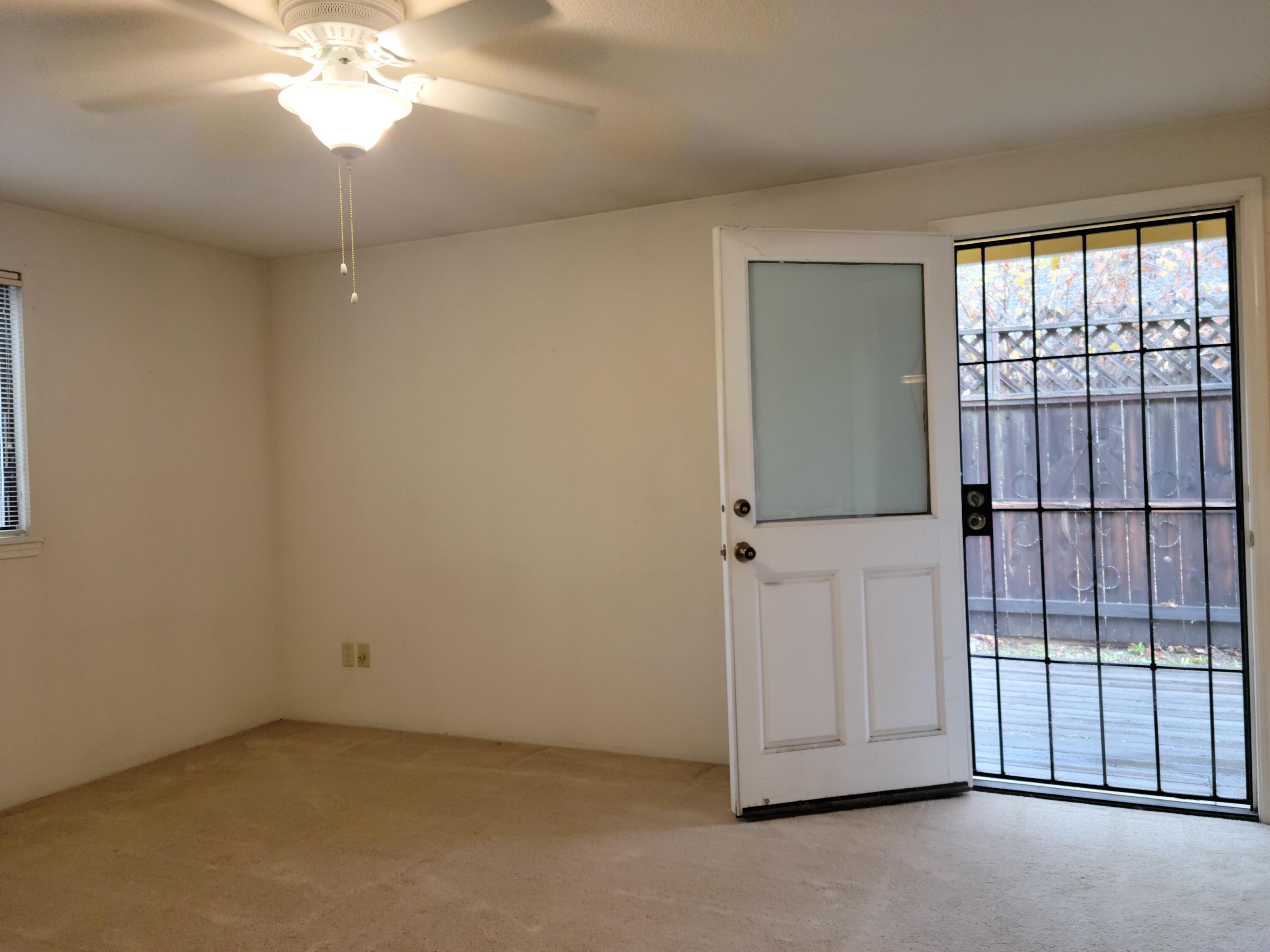 1527 NW Thompson Way