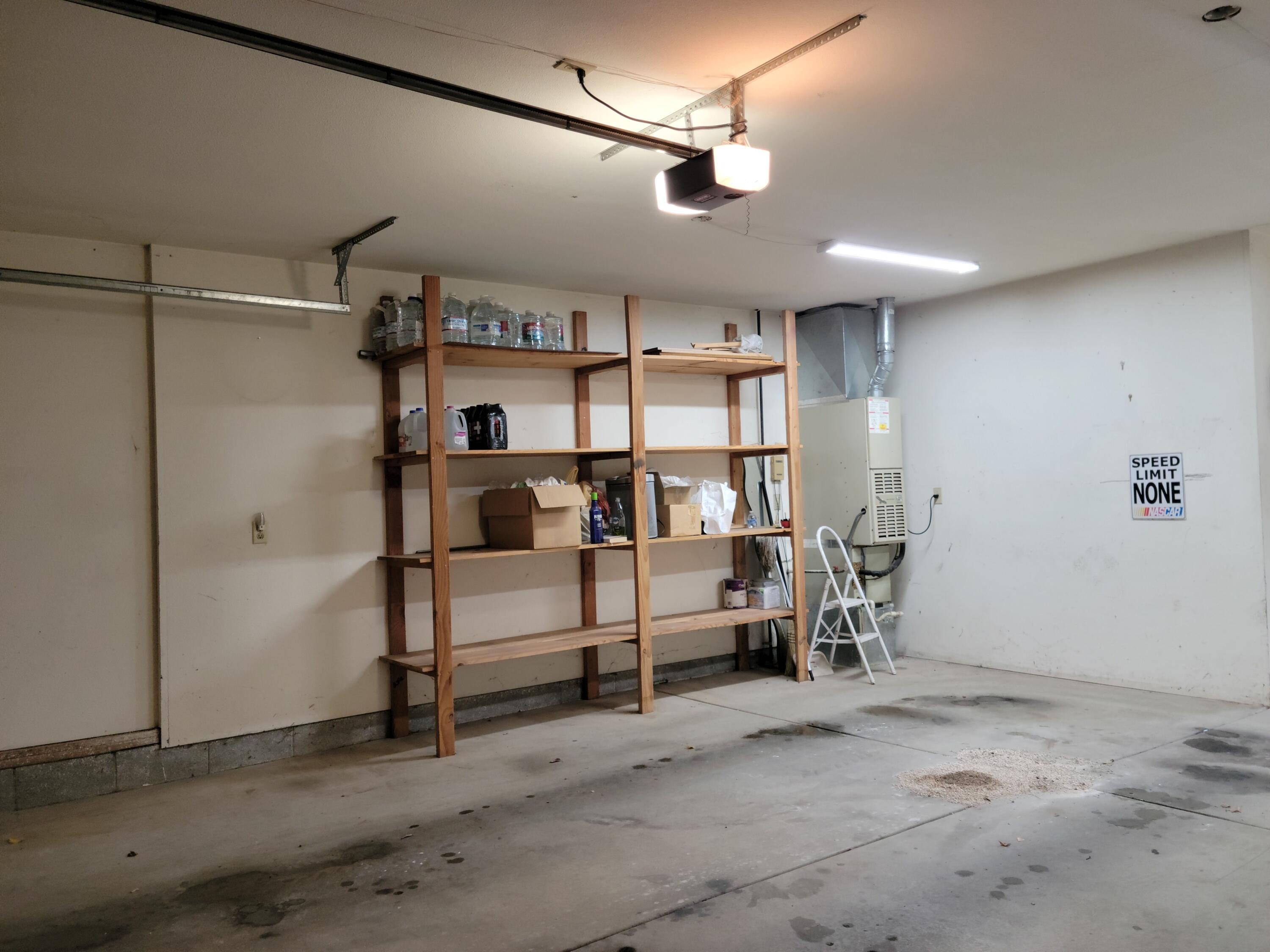 1527 NW Thompson Way