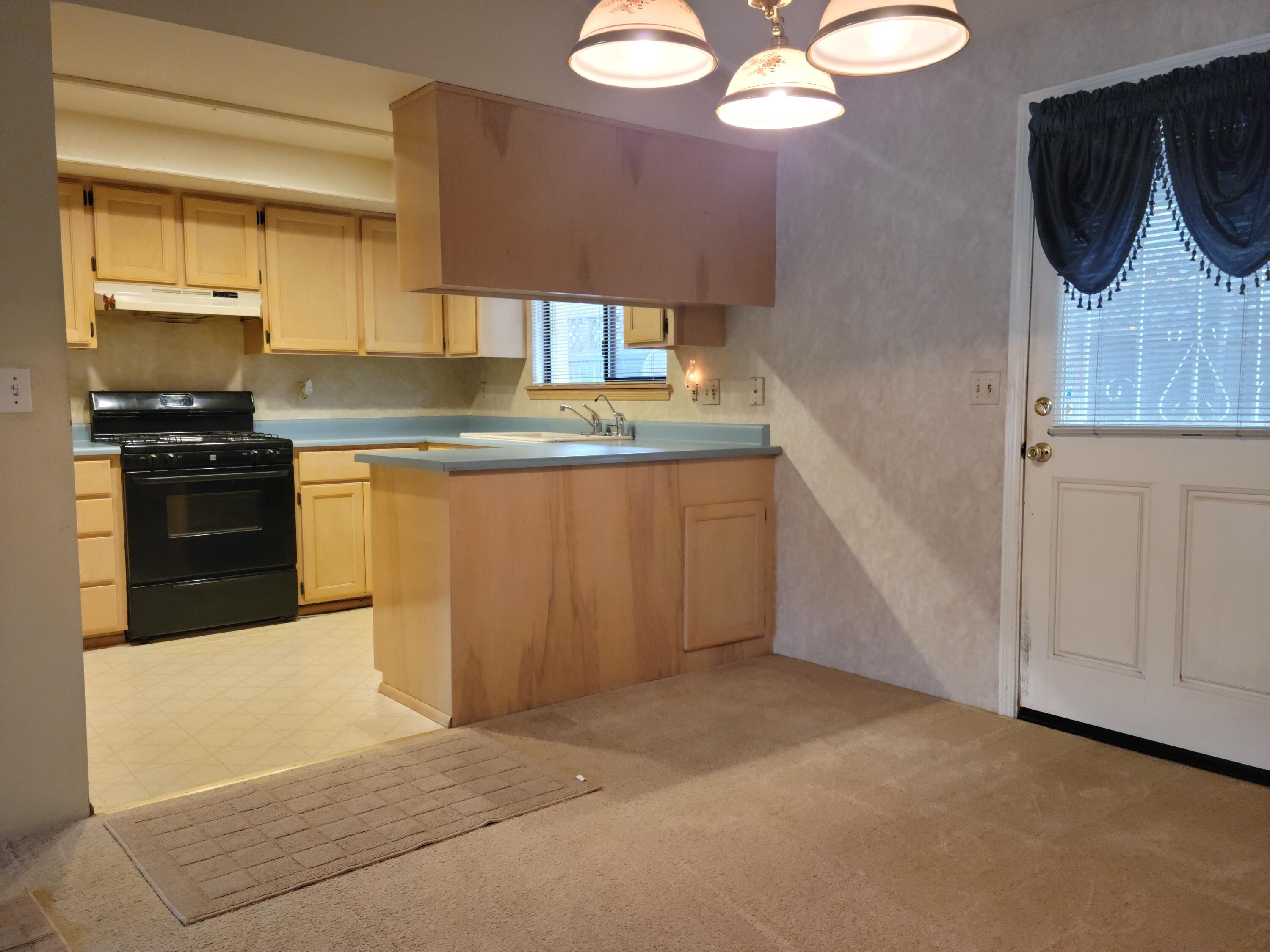 1527 NW Thompson Way