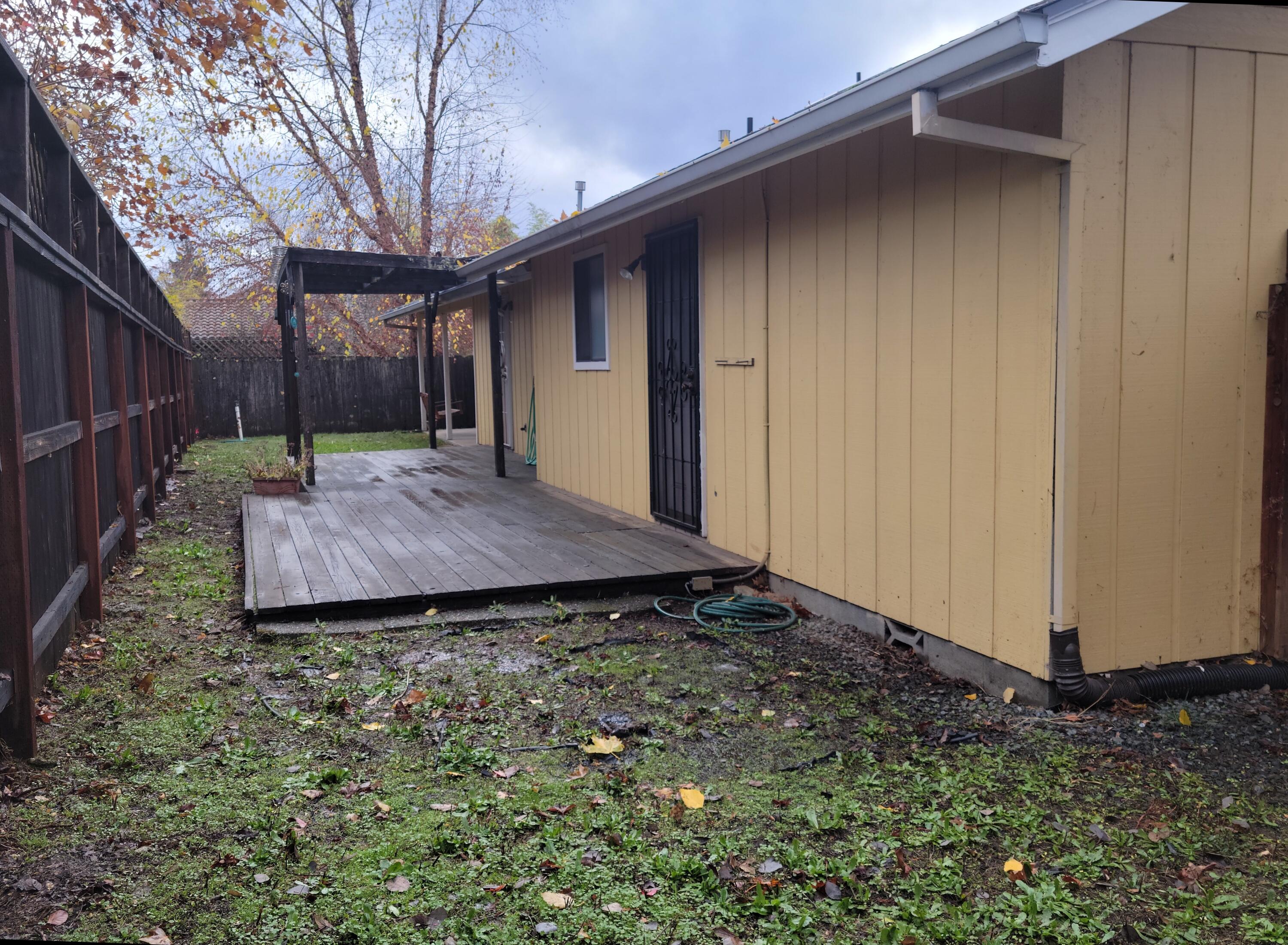 1527 NW Thompson Way