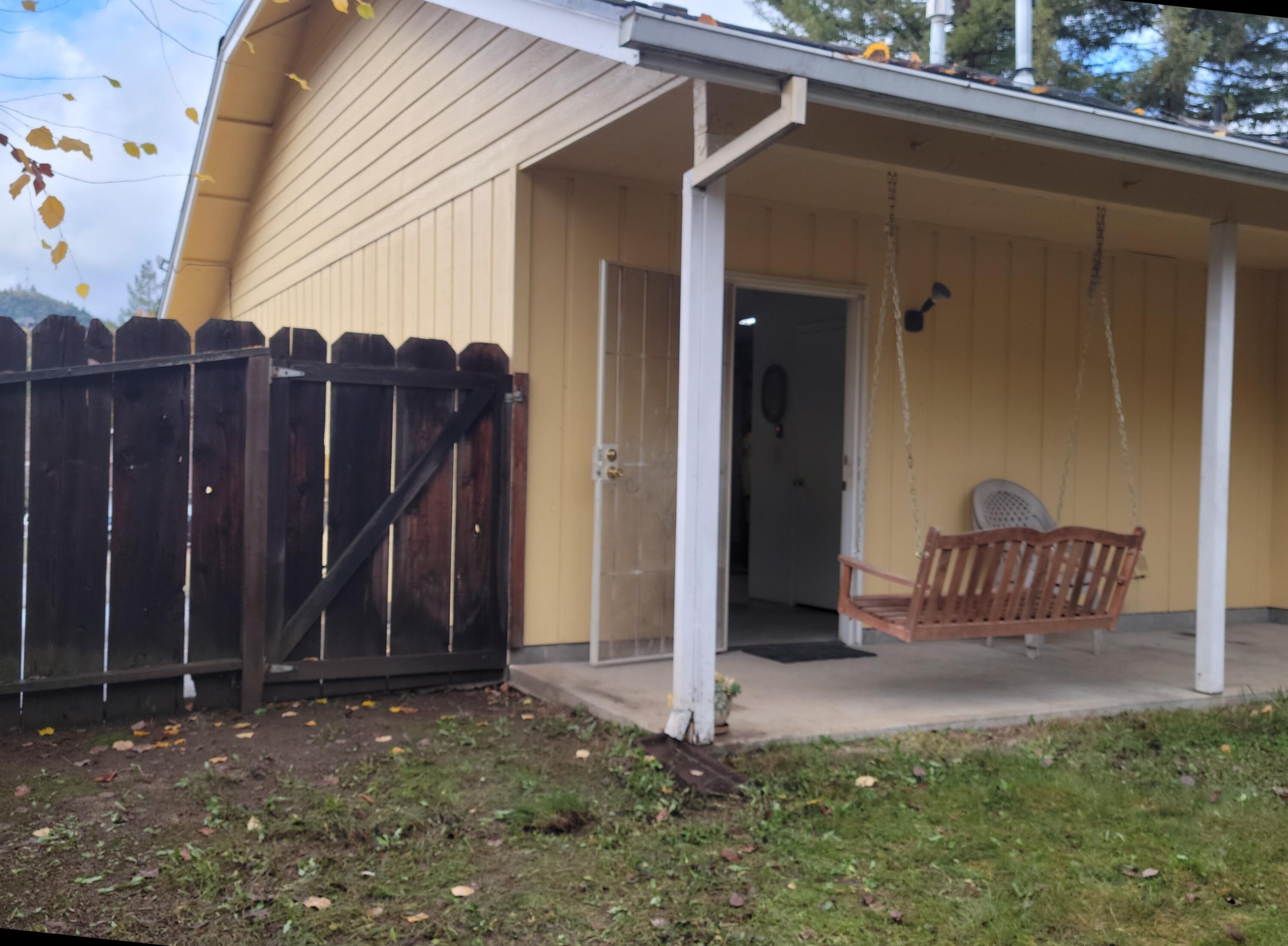 1527 NW Thompson Way