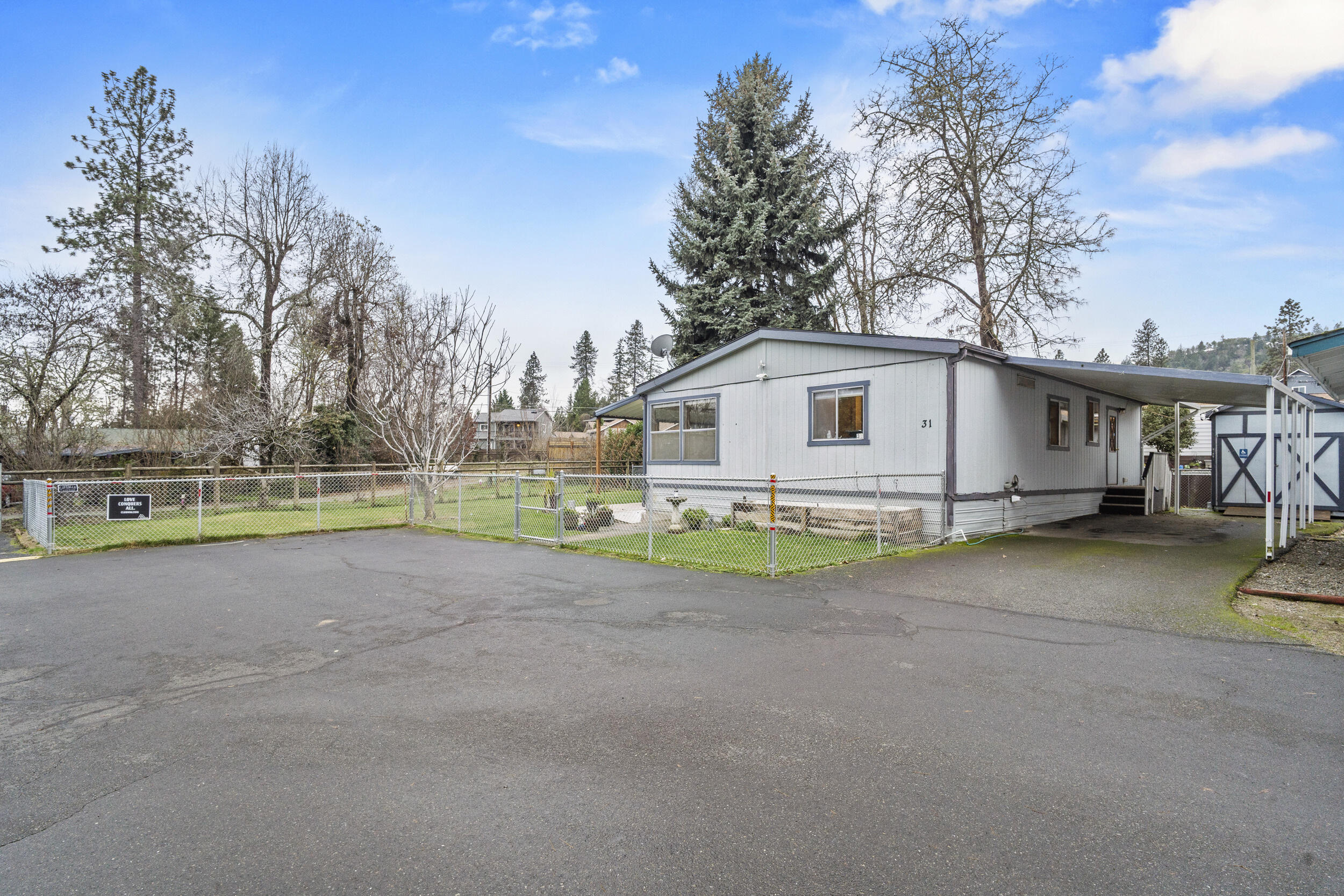 2325 NW Highland Avenue, 31