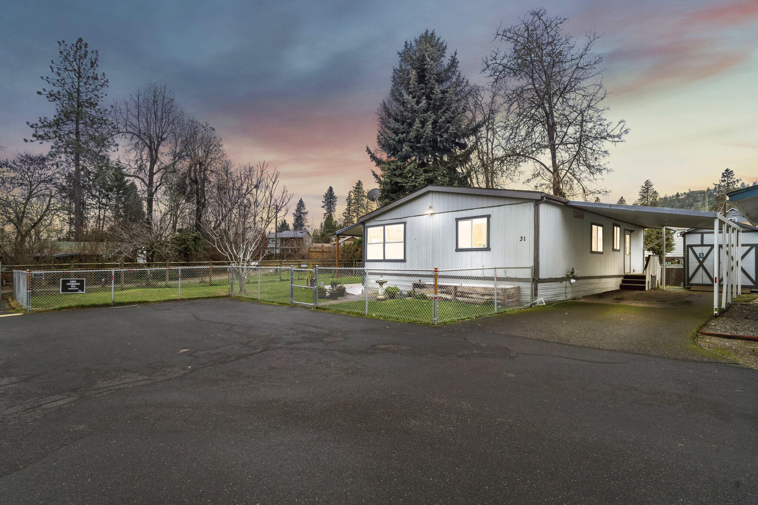 2325 NW Highland Avenue, 31