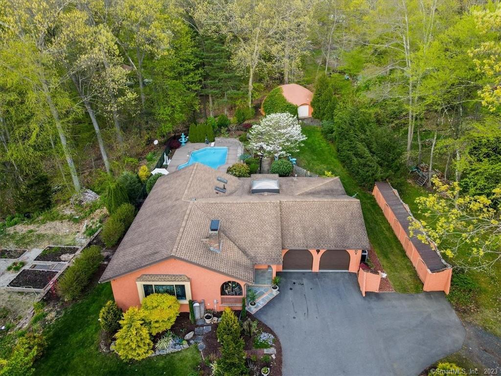 1387 New London Turnpike