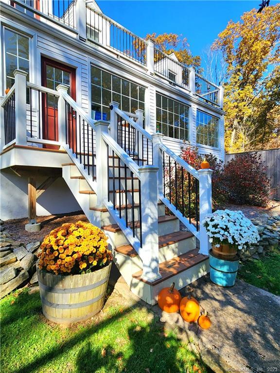 6 Knollwood Drive