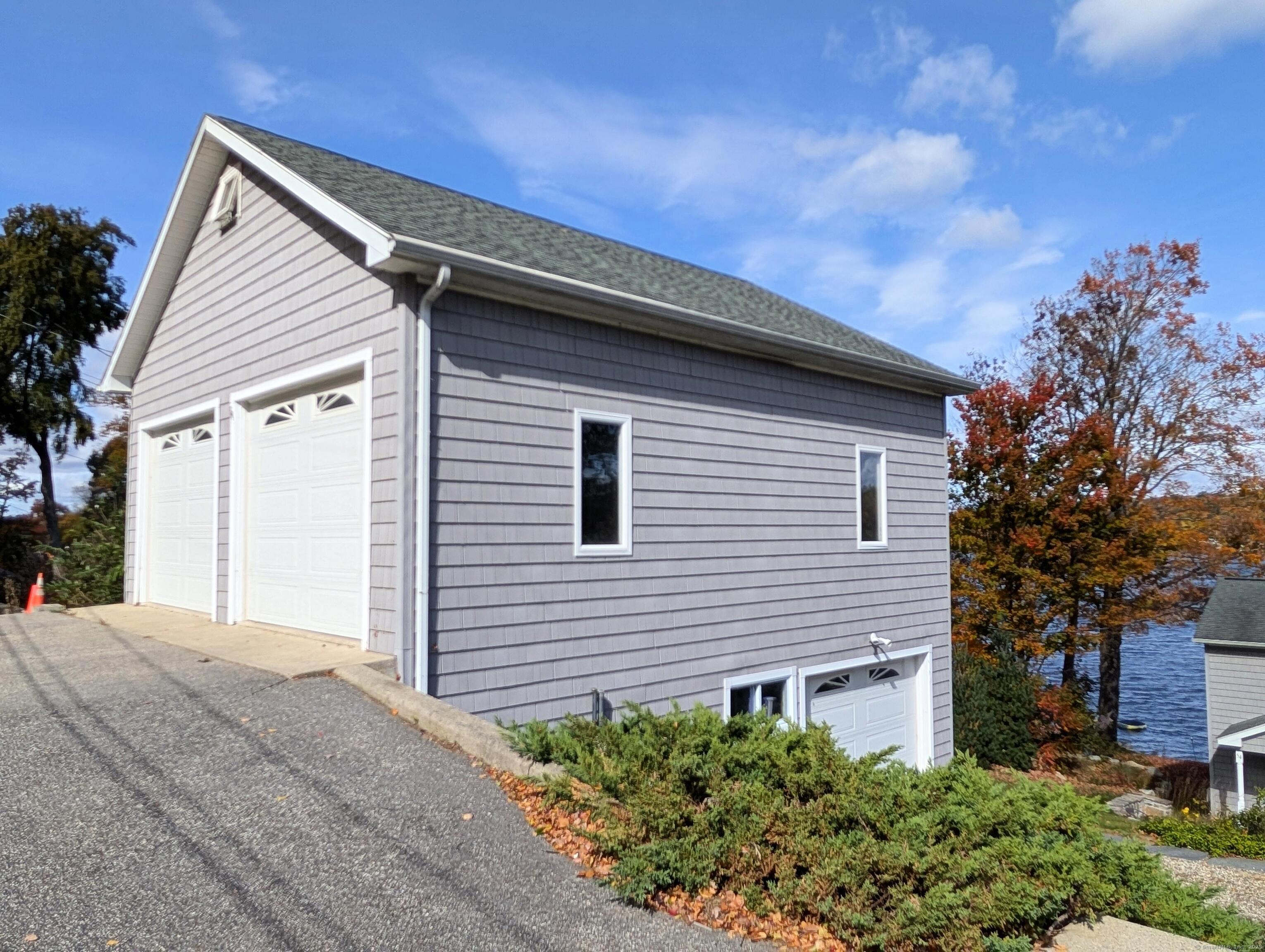 54 Avery Shores
