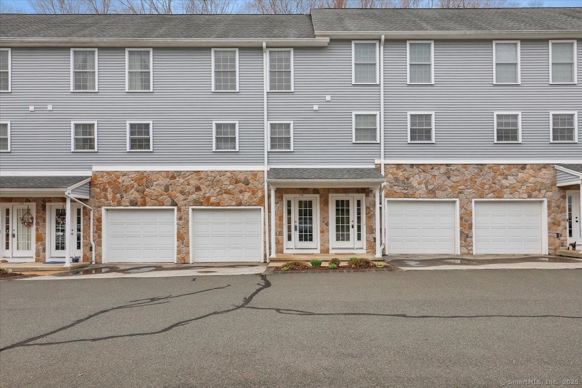 28 Armstrong Road APT C18