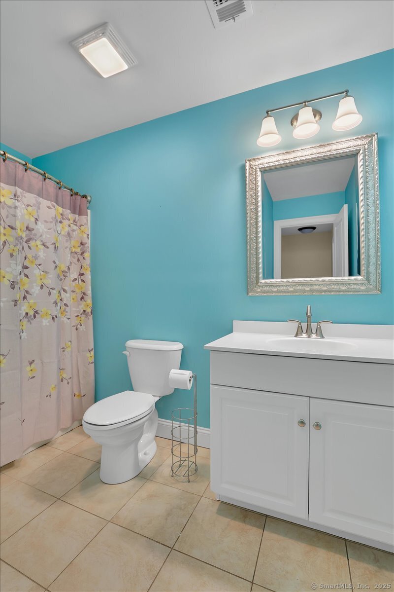 28 Armstrong Road APT C18