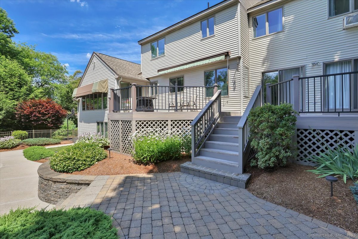 1121 Merrow Road
