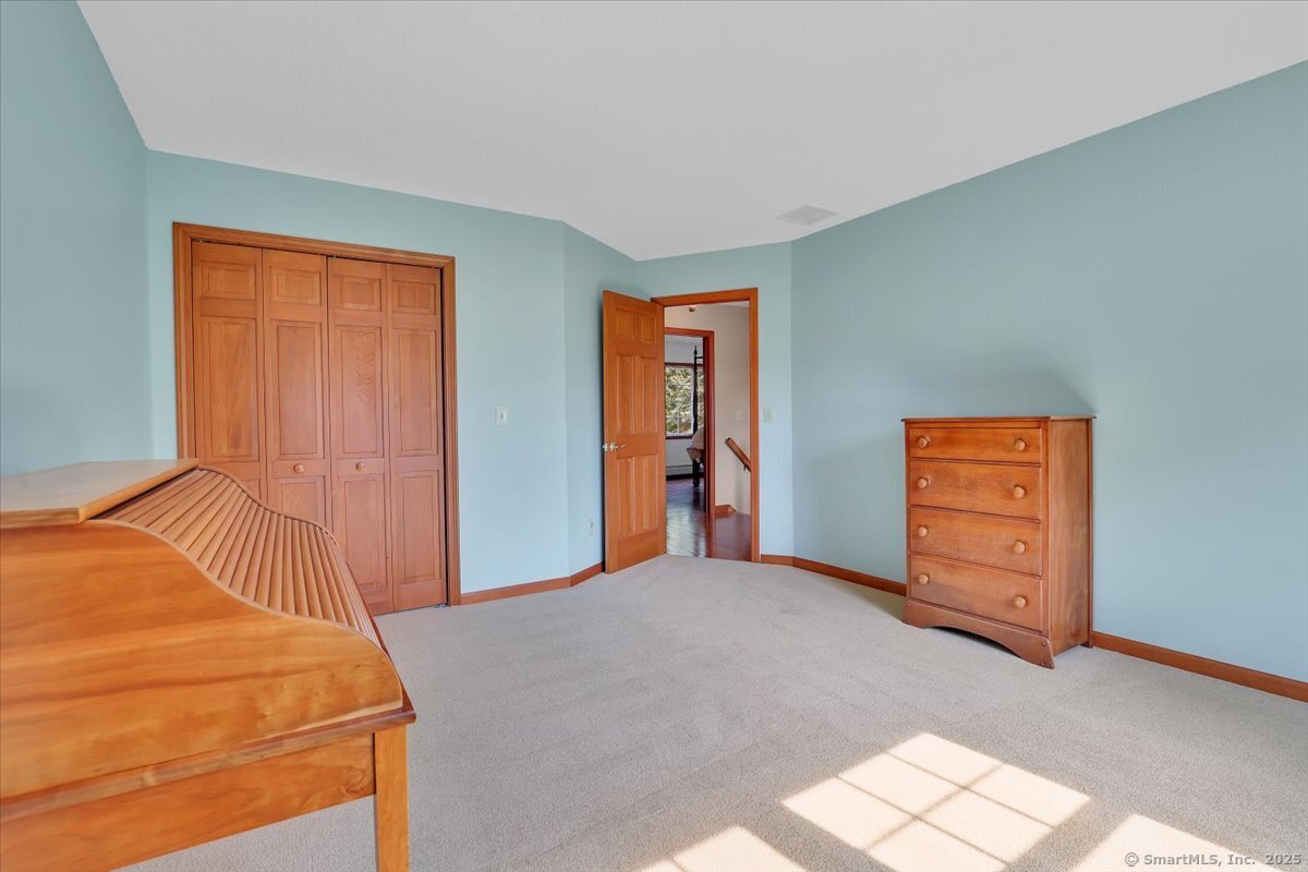 12 North Farms Road