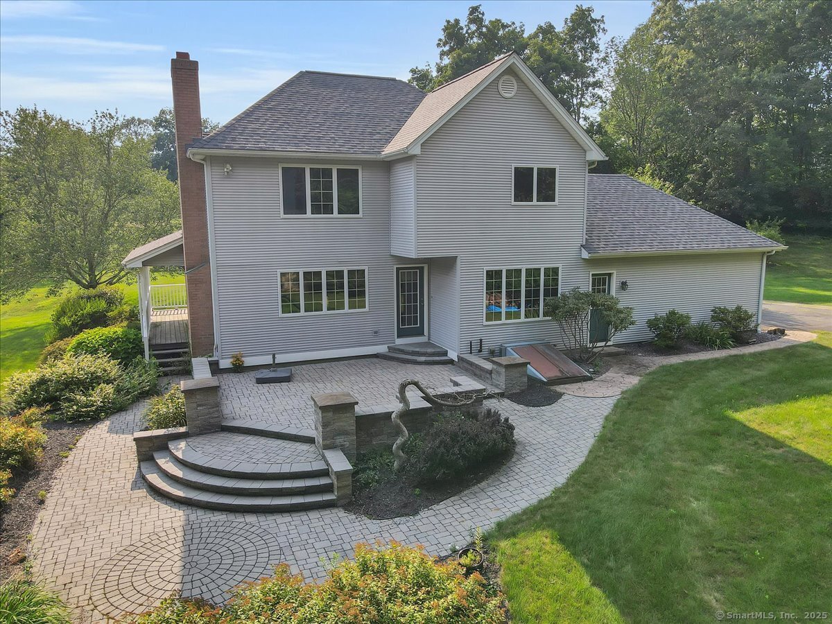 12 North Farms Road