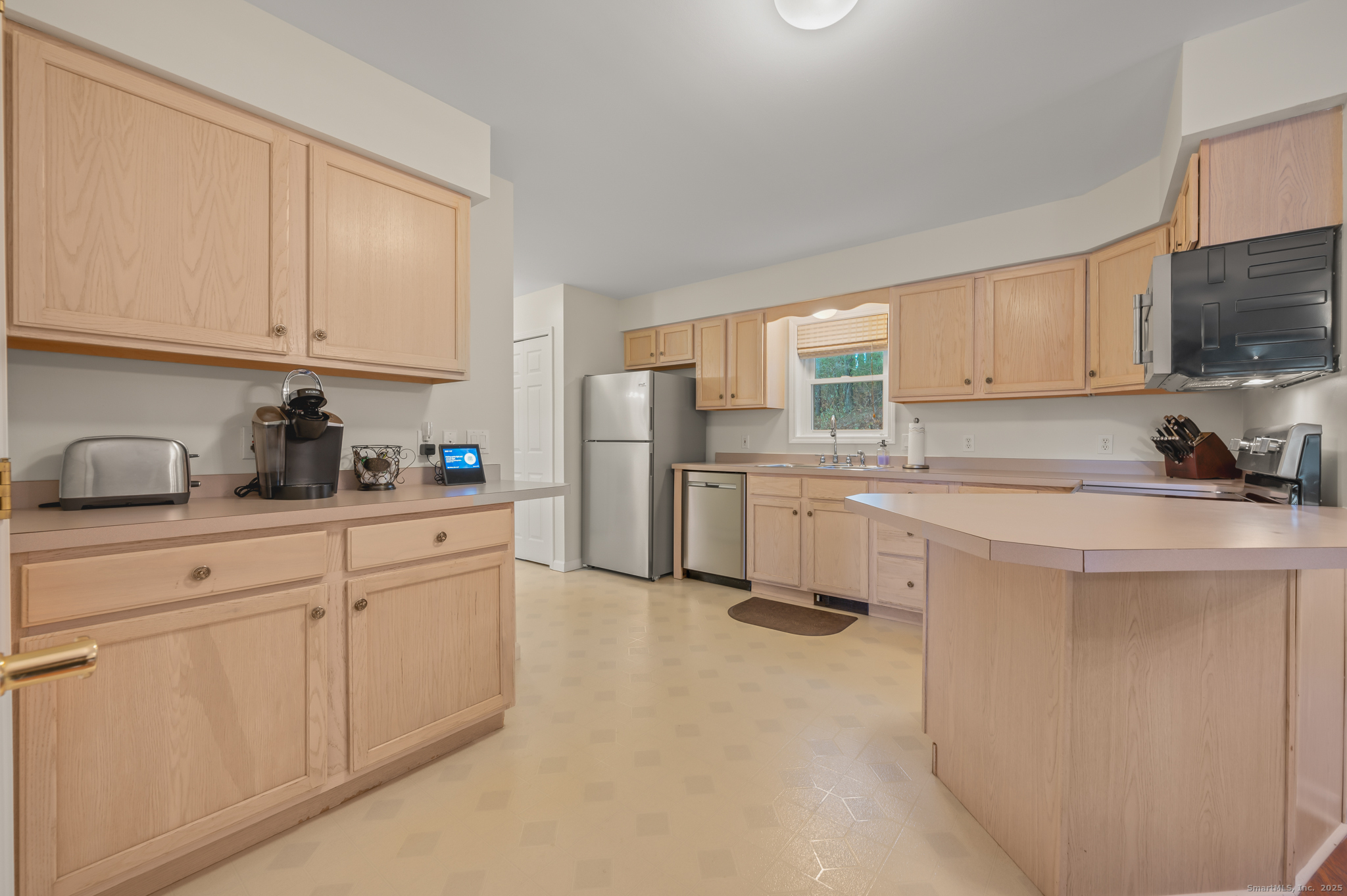 1295 North River Road