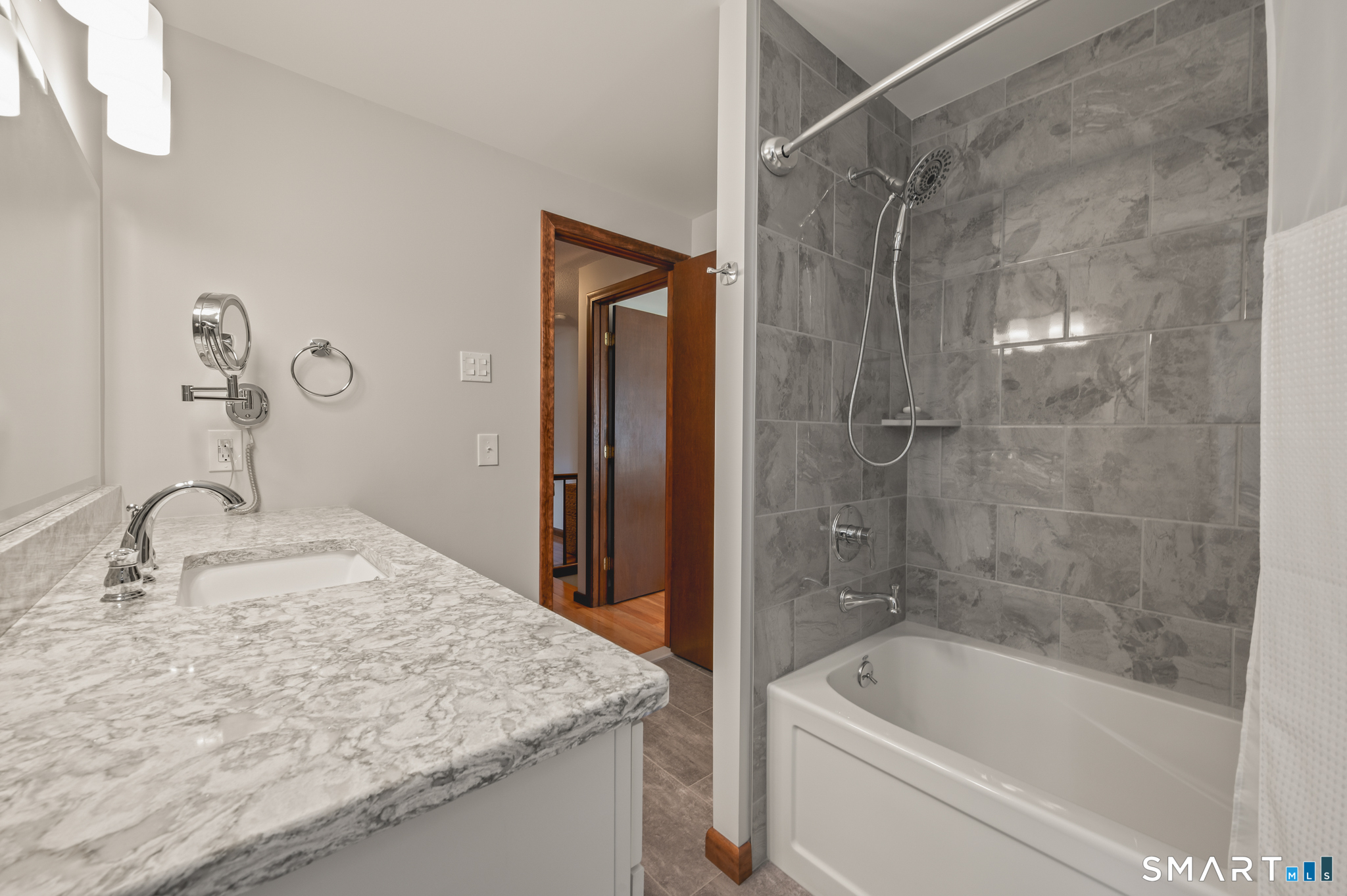 11 Hickory Hill