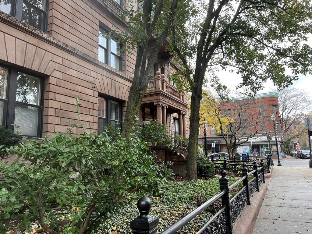416 Marlborough # 209