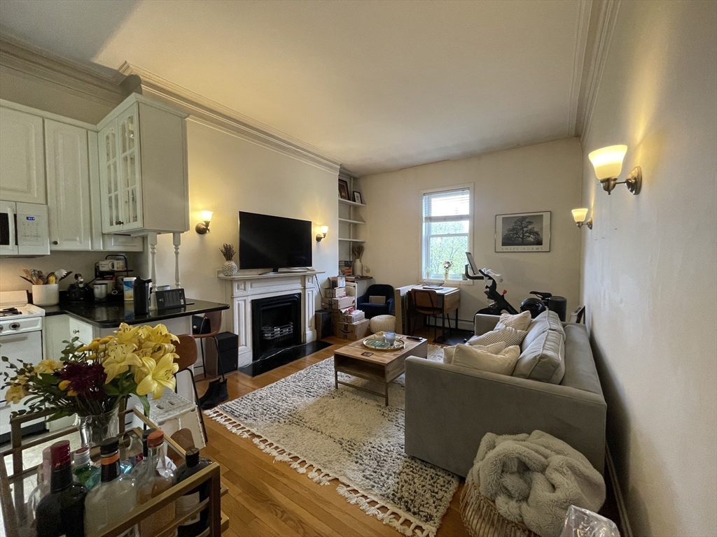 64 Commonwealth Avenue # 6