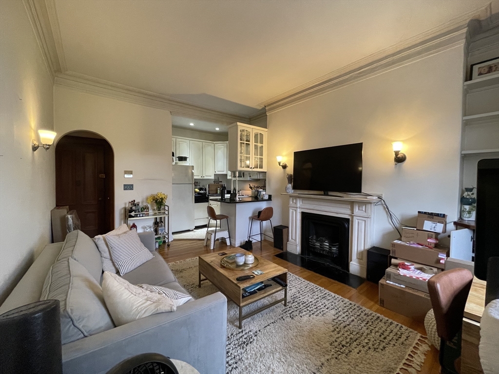 64 Commonwealth Avenue # 6