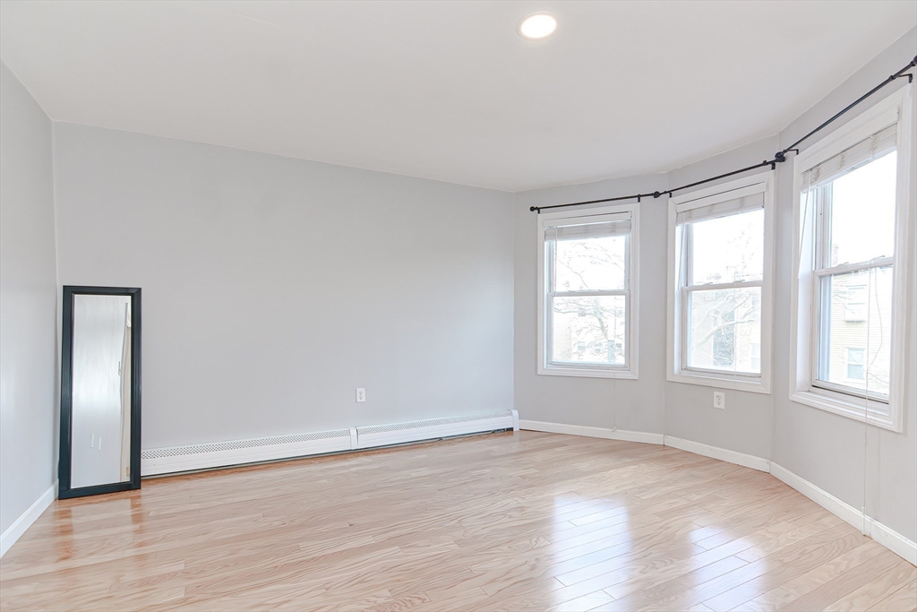 275 Chelsea Street # 3