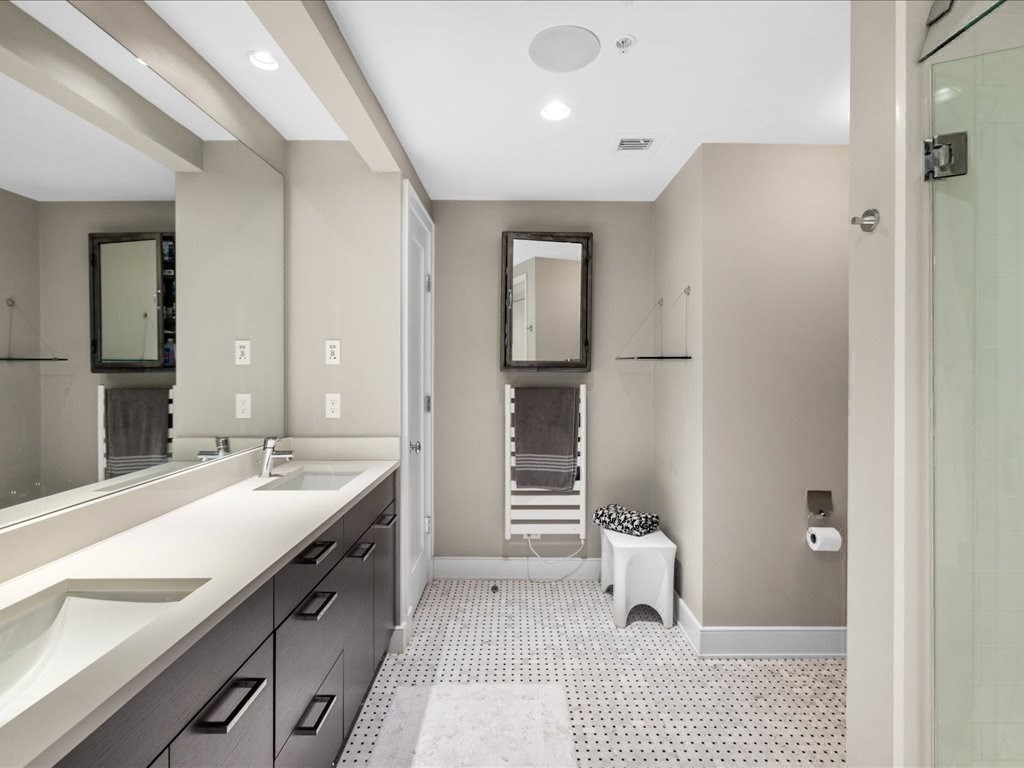 407 W 1st # 302