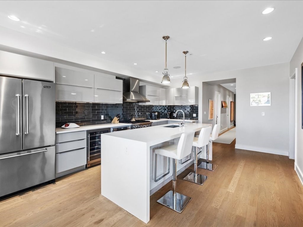 407 W 1st # 302