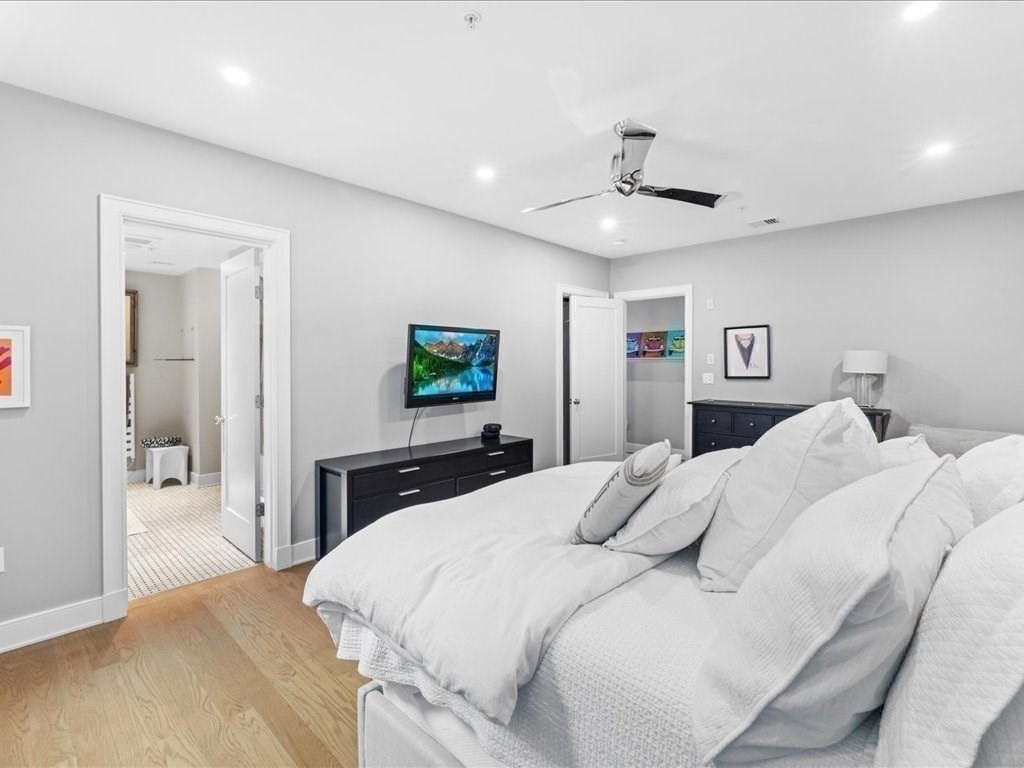 407 W 1st # 302