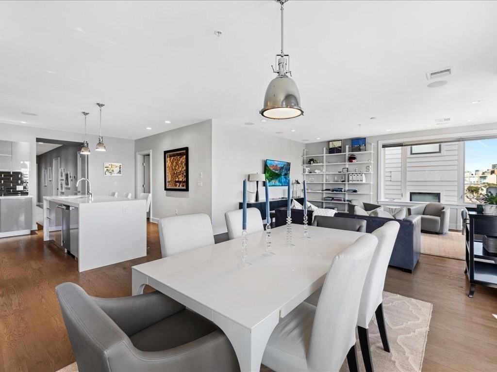 407 W 1st # 302