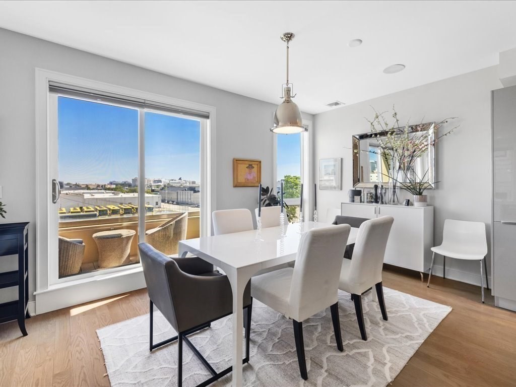 407 W 1st # 302