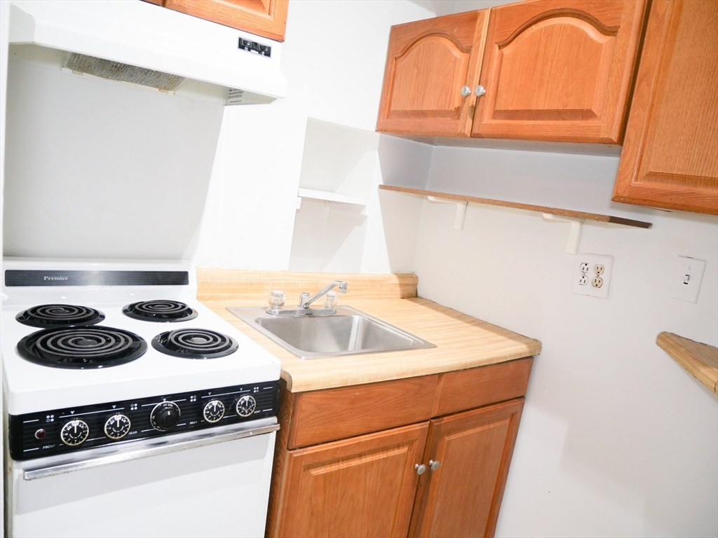 259 W Newton # 6