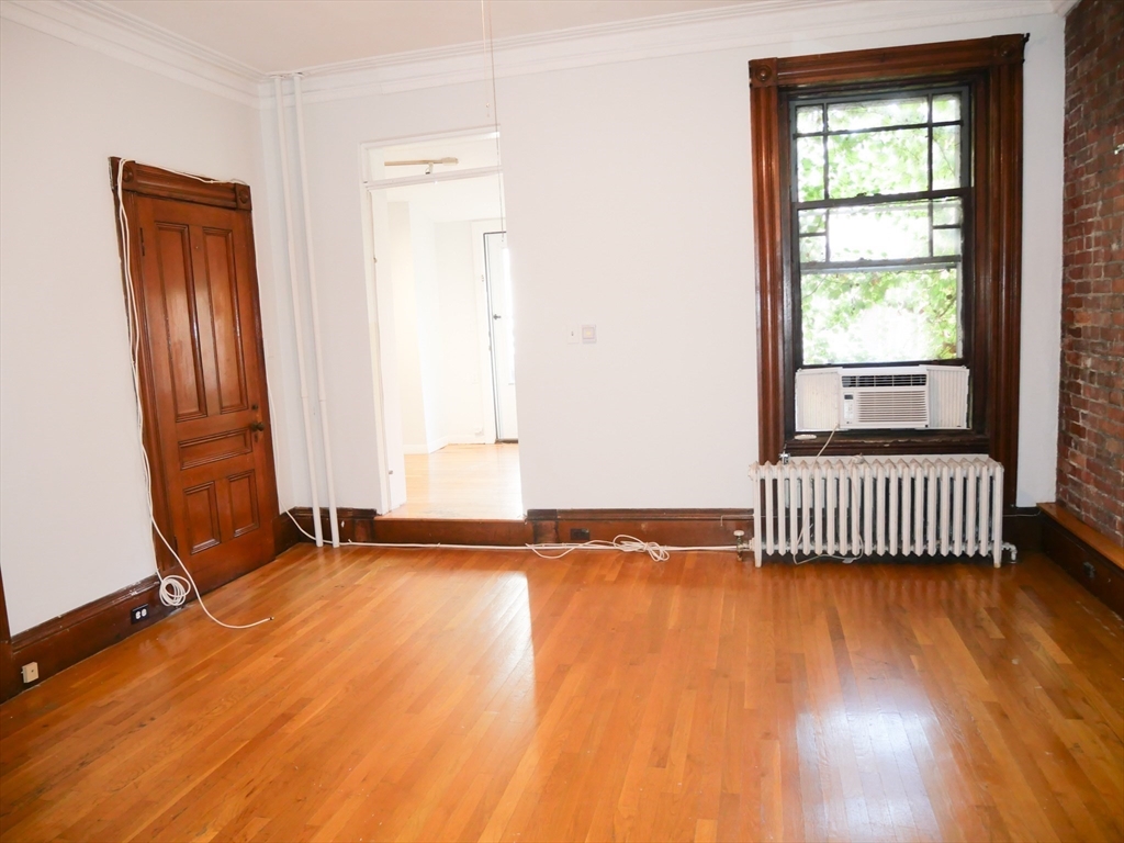 259 W Newton # 6