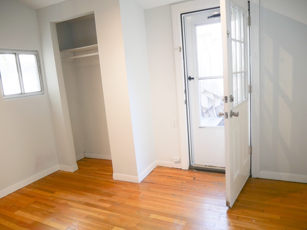 259 W Newton # 6