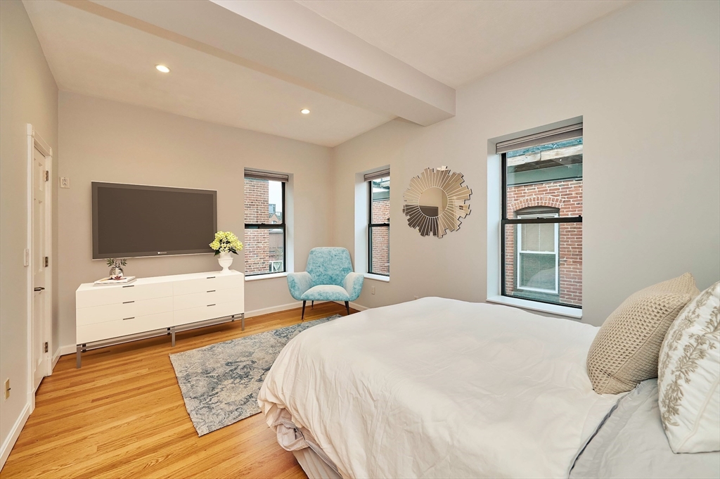 88 Saint Botolph St # 5