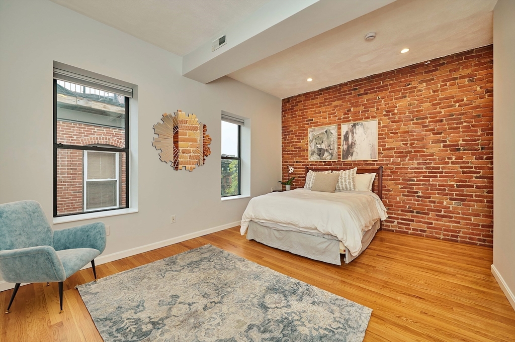 88 Saint Botolph St # 5