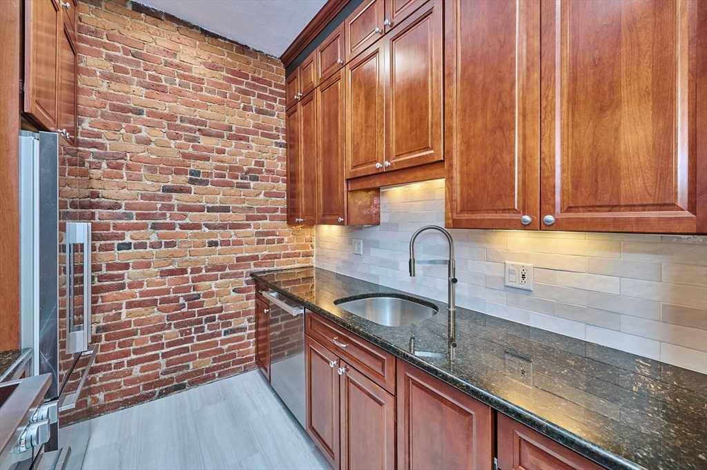 88 Saint Botolph St # 5