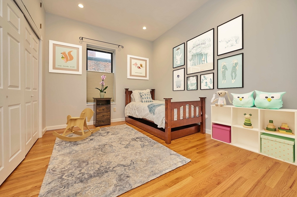 88 Saint Botolph St # 5