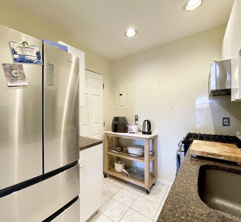 565 Massachusetts Ave # 5