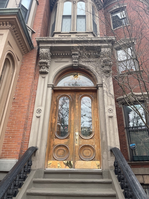 565 Massachusetts Ave # 5