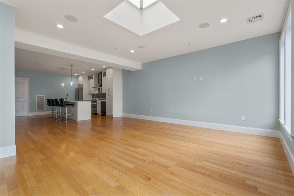 111 B St # 8