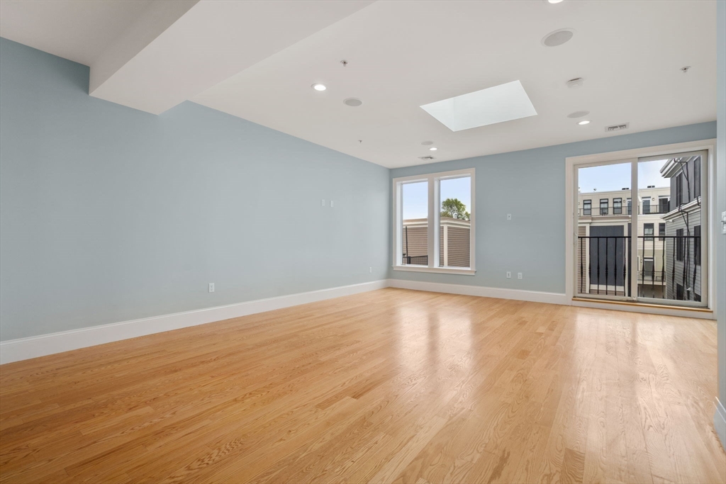 111 B St # 8