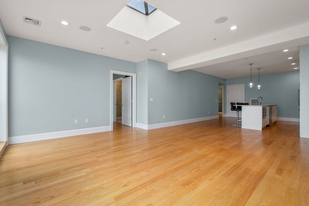 111 B St # 8