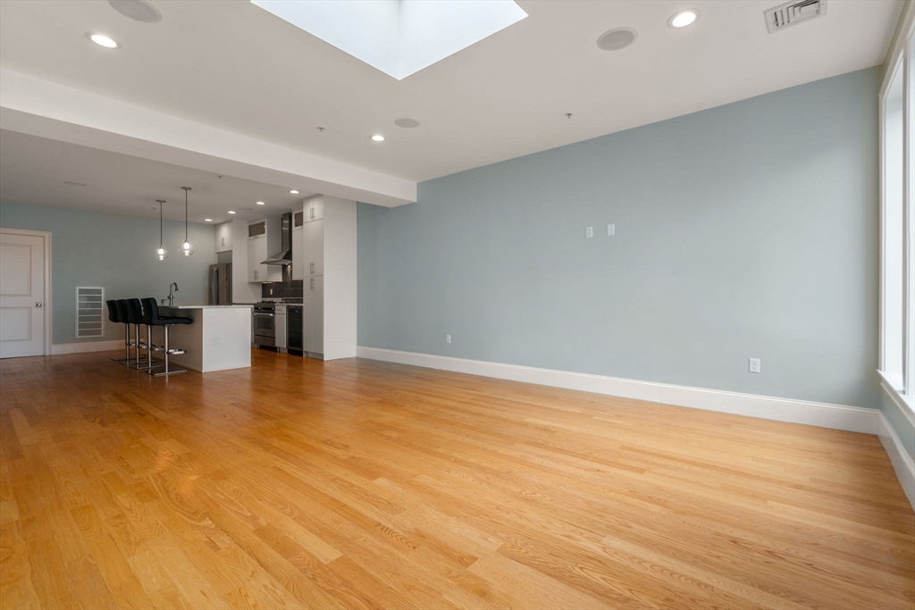 111 B St # 8