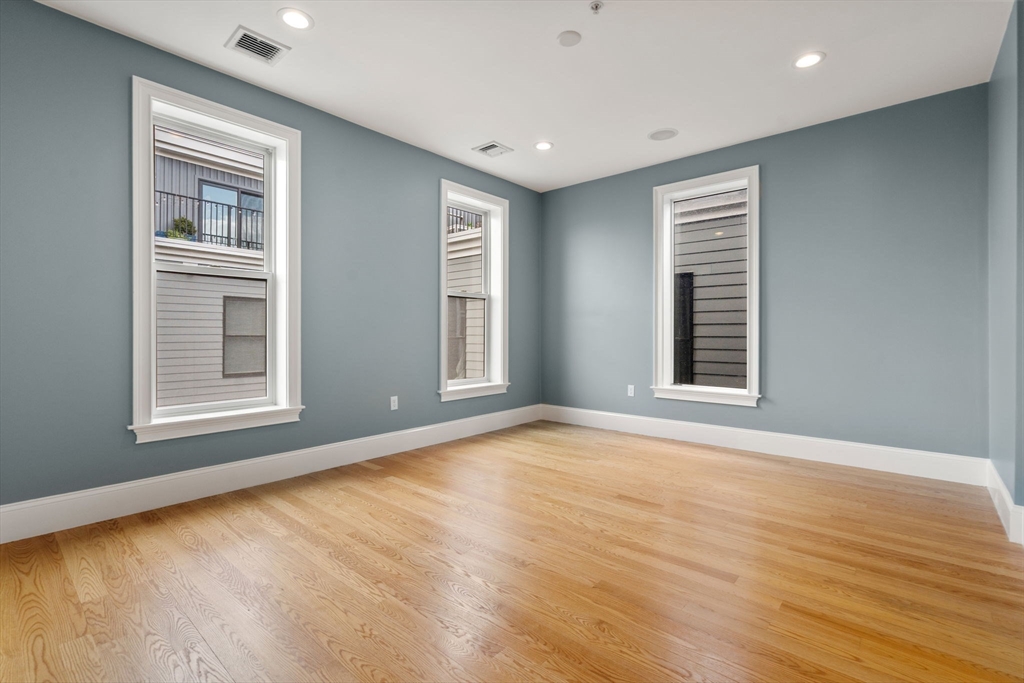 111 B St # 8