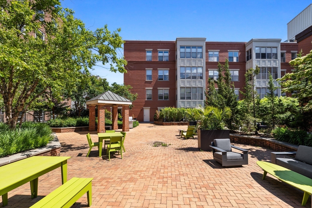 1166 Washington St Unit: 501/502