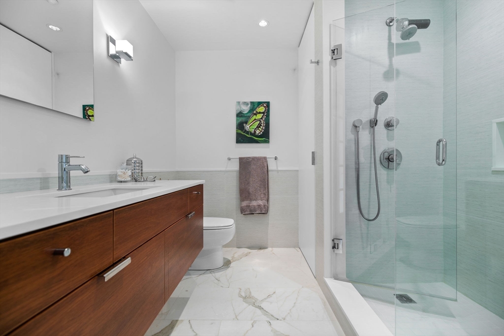 1166 Washington St Unit: 501/502
