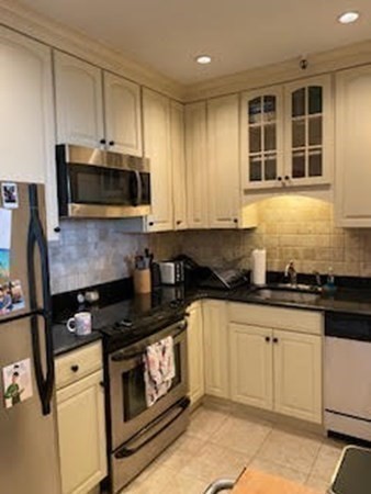 362 Commonwealth Ave. # 5B