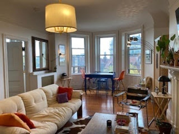 362 Commonwealth Ave. # 5B