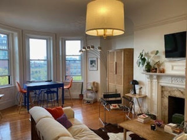 362 Commonwealth Ave. # 5B