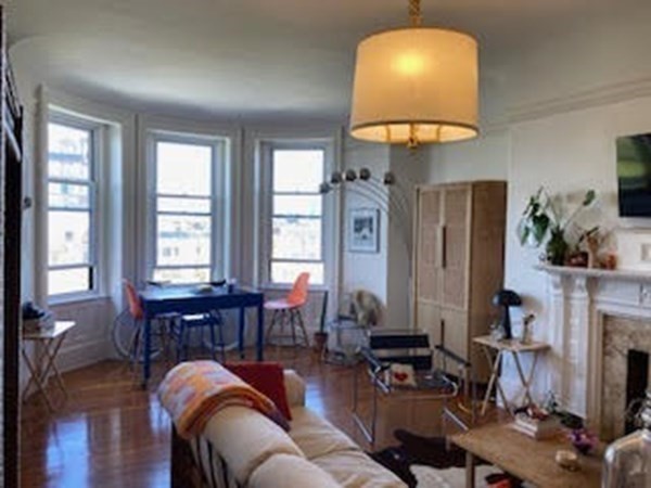 362 Commonwealth Ave. # 5B