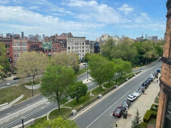 362 Commonwealth Ave. # 5B