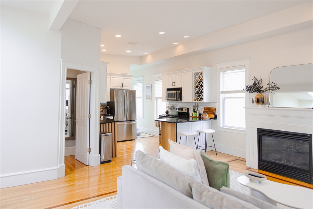 663 E 7th # 3