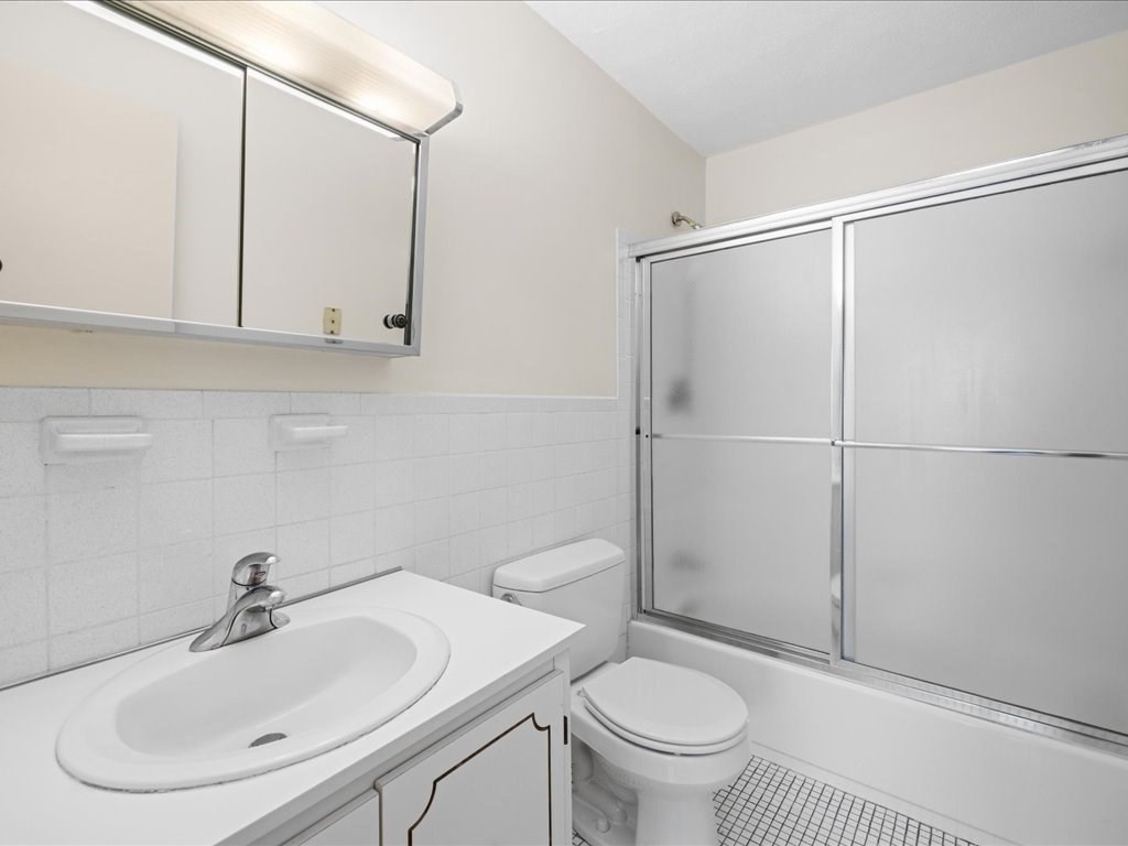 611 Watertown St # 14